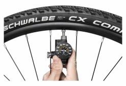 Gonfleur CO2 Topeak Airbooster G2 Avec Manomètre -Atelier Vélos de Ville Soldes Magasin unnamed file 2038