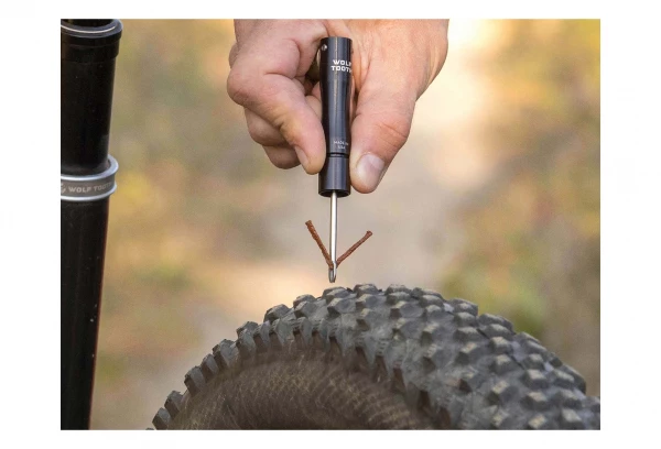 Lot De 15 (3x5) Mèches De Réparation Tubeless Wolf Tooth EnCase System Bacon Strip Tire Plugs 4 Lot De 15 (3x5) Mèches De Réparation Tubeless Wolf Tooth EnCase System Bacon Strip Tire Plugs – Image 2