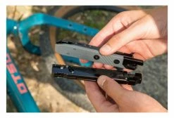 Kit De Multi-Outils Wolf Tooth 8-Bit Kit One (23 Fonctions) Noir 15 Kit De Multi-Outils Wolf Tooth 8-Bit Kit One (23 Fonctions) Noir -Atelier Vélos de Ville Soldes Magasin unnamed file 3330