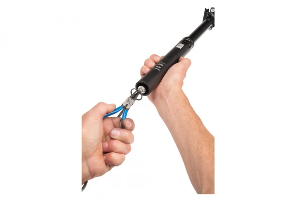 Pince à Circlips 1.7 Coudé Interne Park Tool RP-5 4 Pince à Circlips 1.7 Coudé Interne Park Tool RP-5 – Image 2