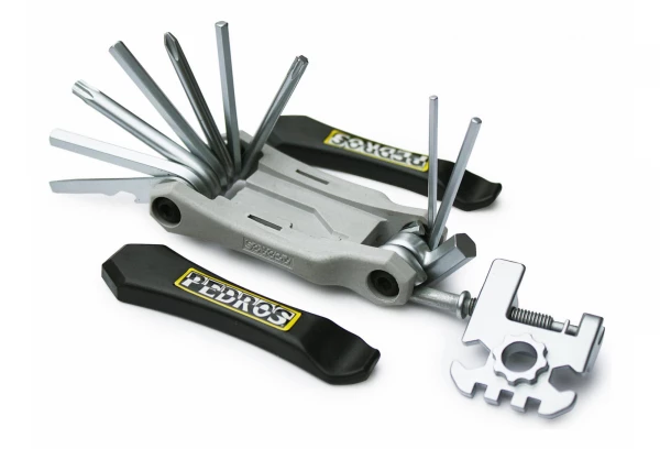 Multi-Outils Pedro's ICM 21 Fonctions 3 Multi-Outils Pedro's ICM 21 Fonctions