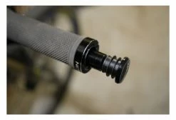 Kit De Réparation Tubeless Neatt Avec Embouts De Guidon Aluminium Noir + 5 Mèches -Atelier Vélos de Ville Soldes Magasin unnamed file 779